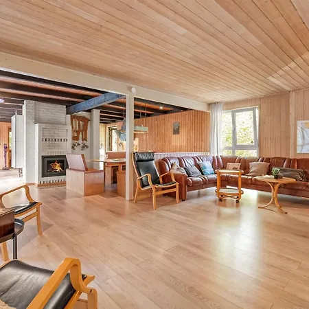 Marino - 600m From The Sea By Interhome Feriehus